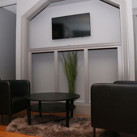 A Stylish Stay W/ A Queen Bed, Heated Floors.. #21 Brookline Exterior photo