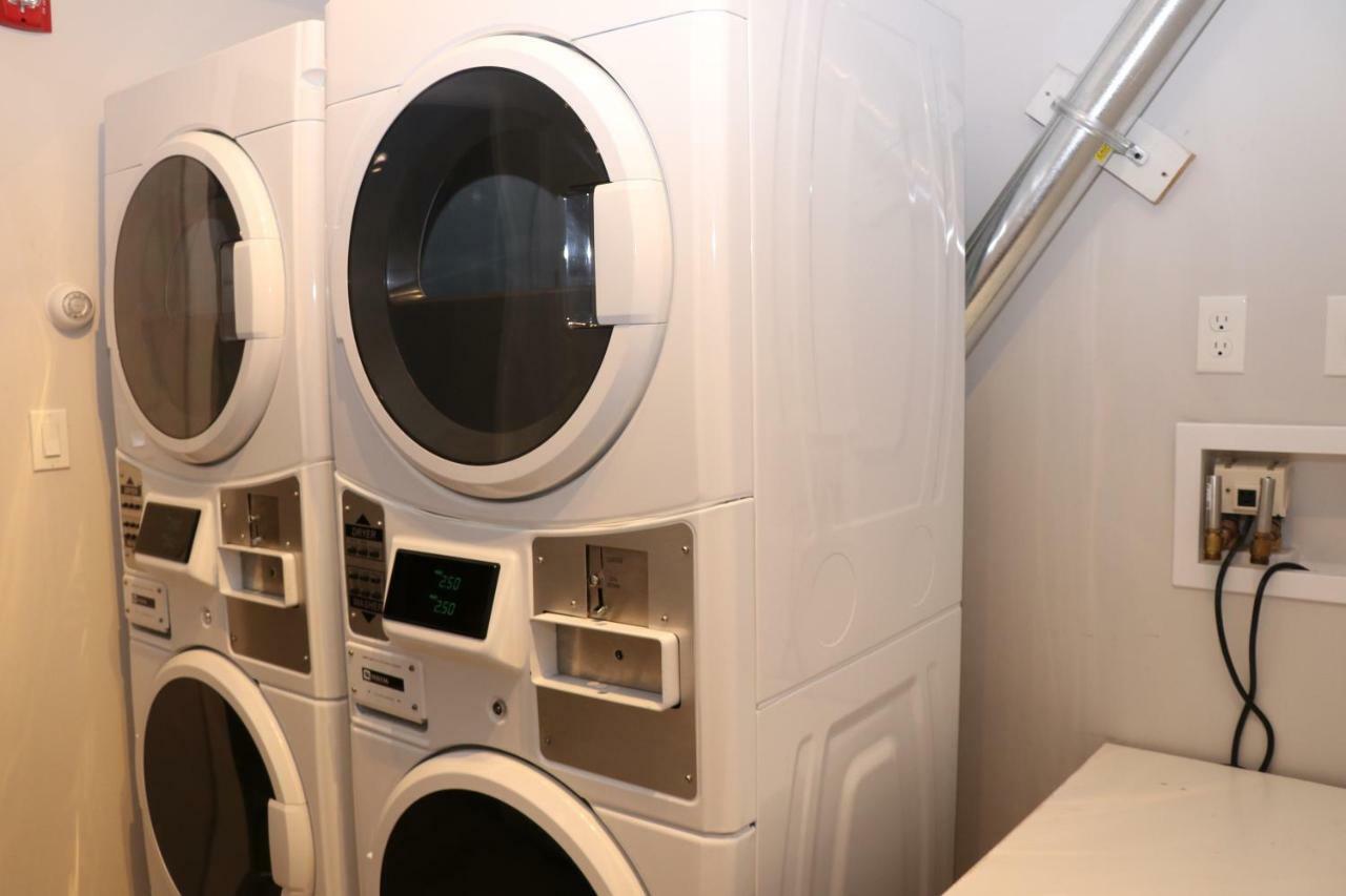A Stylish Stay W/ A Queen Bed, Heated Floors.. #21 Brookline Exterior photo